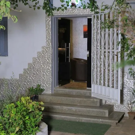 استوديو جراند ماجيك مدخل خاص بحديقه Apartment Cairo Exterior photo